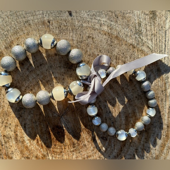 NWOT Women’s silver beaded bracelet set with silver ribbon. Easy on/off stretch - Picture 2 of 8